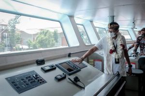 Dorong Pariwisata Bangkit, Menparekraf Resmikan KM Kirana VII di Pelabuhan Benoa Bali