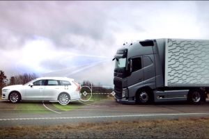 Sistem Peringatan Tabrakan, Volvo Sukses Uji Pengereman Truk Seberat 40 Ton