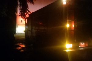 Pabrik Mabel di Tangerang Terbakar, 5 Unit Damkar Dikerahkan Padamkan Api