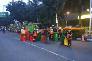 500 Personel Dikerahkan Bersihkan Sampah Malam Tahun Baru di Jaktim