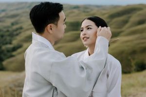 Maudy Ayunda dan Jesse Choi dikabarkan telah menikah. Pernikahan Maudy dengan pria Korea Selatan itu dikonfirmasi oleh KUA Cilandak, Jakarta Timur.