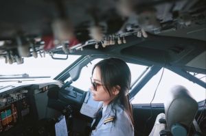 Profil Mellisa Anggiarti Pilot Wanita Garuda Indonesia Lulusan UI yang Ingin Jadi Jurnalis