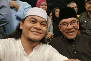Selfie Bareng PM Malaysia Anwar Ibrahim, Mbah Mijan: Spontanitas Saja