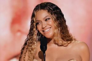 Beyonce mencatatkan rekor sebagai pemenang terbanyak Grammy Awards, setelah menambah 4 koleksi trofi dalam Grammy 2023.