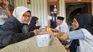 Kowarteg Ganjar Beri Akses Kesehatan dan Vitamin Gratis di Bogor