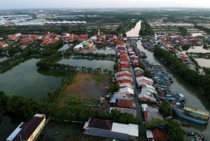 Banjir Rob Rendam Ribuan Rumah di Tegal
