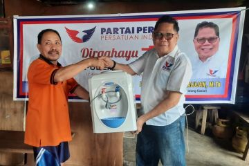 Dukung Keberlangsungan UMKM, Partai Perindo Bagikan Dispenser di Manado