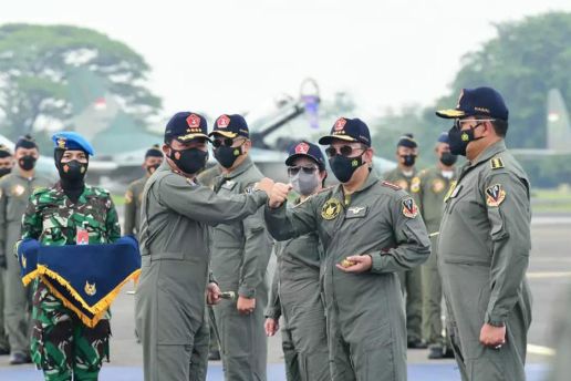 2 Jenderal Polisi Penerima Brevet Wing Penerbang TNI AU