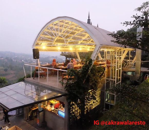 Deretan Kafe Bereksterior Kaca di Bandung Pas untuk Selfie