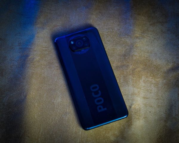 Mengapa harus ada NFC di belakang Poco X3 NFC?
