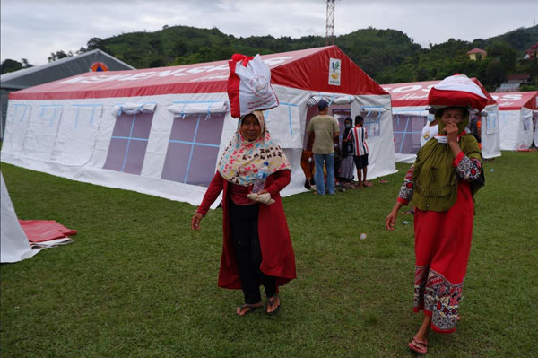 Pengungsian Korban Gempa Majene Dipusatkan di Stadion Manakarra Mamuju