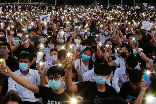 Polisi Thailand Buru Enam Demonstran Reformasi Kerajaan