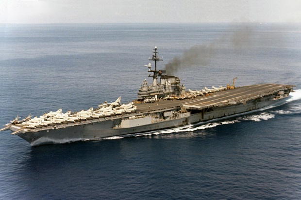 Kapal Perang Rusia Kuntit Kapal Induk AS setelah Masuk Laut Hitam