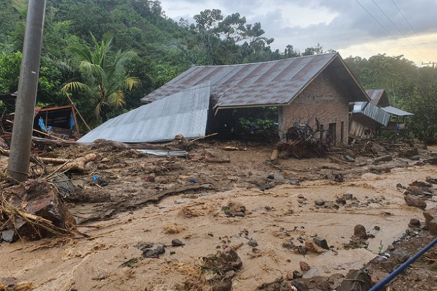 Banjir Bandang dan Tanah Longsor Terjang Tapango Polman, Sejumlah Rumah