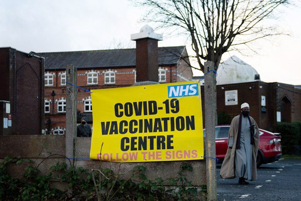 Pertama di Inggris, Masjid Jadi Pusat Vaksinasi COVID-19