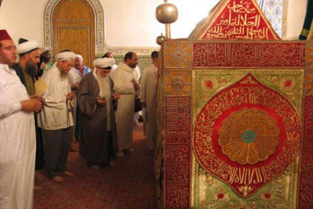 Kisah Imam Al-Jazuli yang Jasadnya Utuh Berkat Shalawat