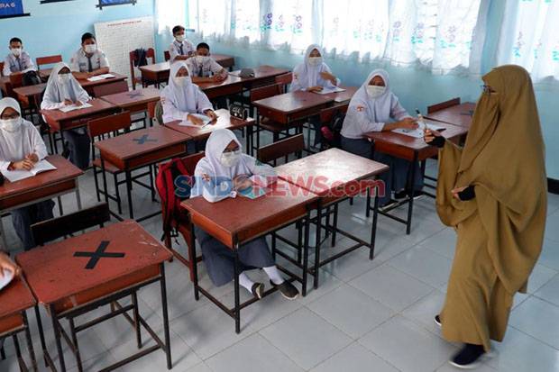 Sekolah di Wilayah Zona Aman Karawang akan Belajar Secara Tatap Muka