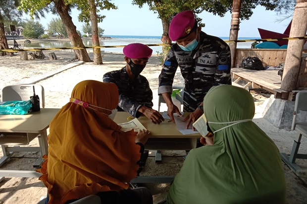 Masyarakat Pulau Tidung Antusias Ikuti Serbuan Vaksinasi Korps Marinir TNI AL