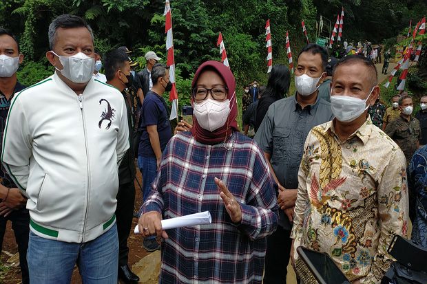 Tinjau Perbatasan Kabupaten Bogor-Cianjur, Ade Yasin: Ikhtiar Realisasikan Jalur Puncak 2