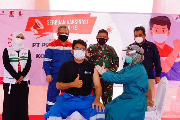 Dukung Percepatan Kekebalan Komunal, PEPC-TNI Gelar Serbuan Vaksinasi Proyek Gas JTB