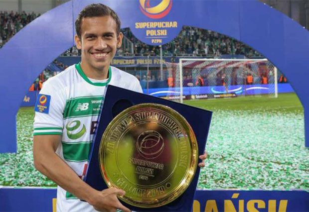 Pemain Sepak Bola Indonesia yang Pernah Meraih Trofi di Eropa