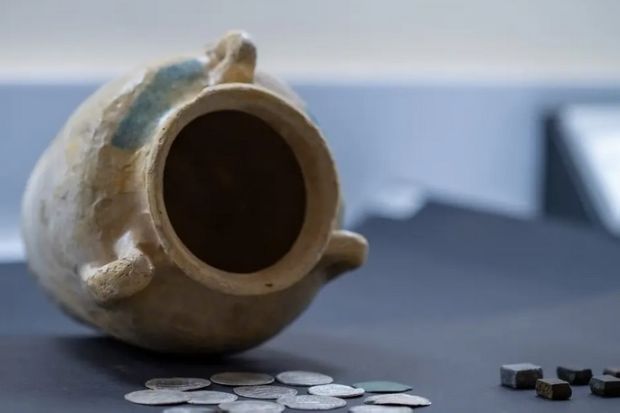 UEA Temukan Koin Langka Islam Kuno Umur Ratusan Tahun dari Dinasti Abbasiyah