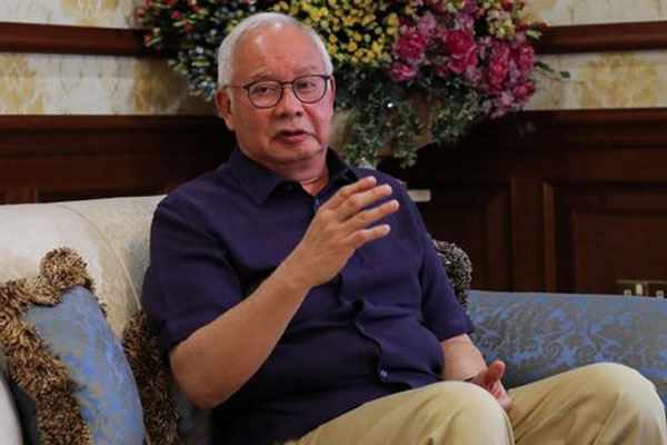 Pengadilan Malaysia Izinkan Najib Rajak Dampingi Putrinya Melahirkan di Singapura