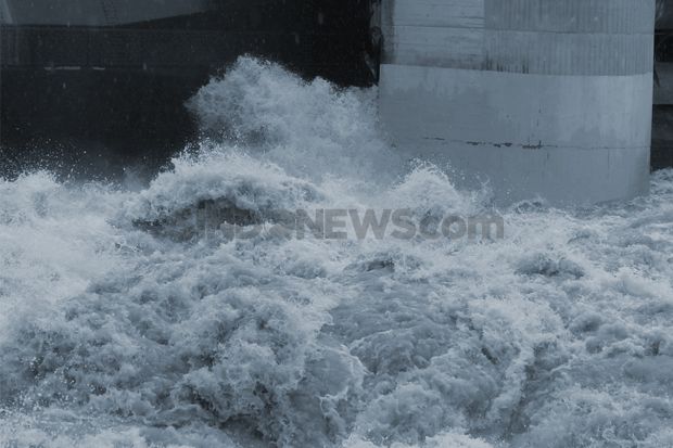 Pasir Putih Sawangan Terendam Banjir Akibat Hujan Deras Guyur Depok