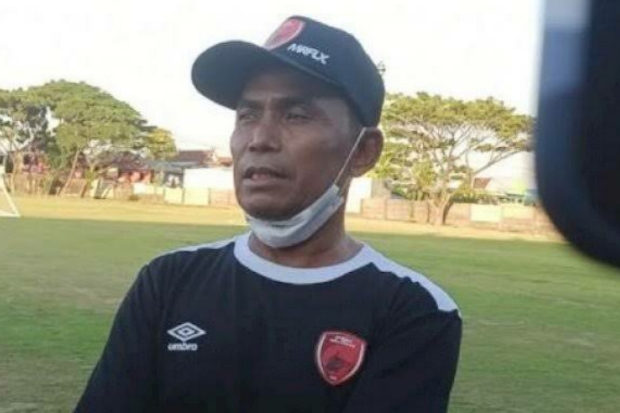 Preview PSM Makassar vs Persipura: Ujian Perdana Syamsuddin Batola