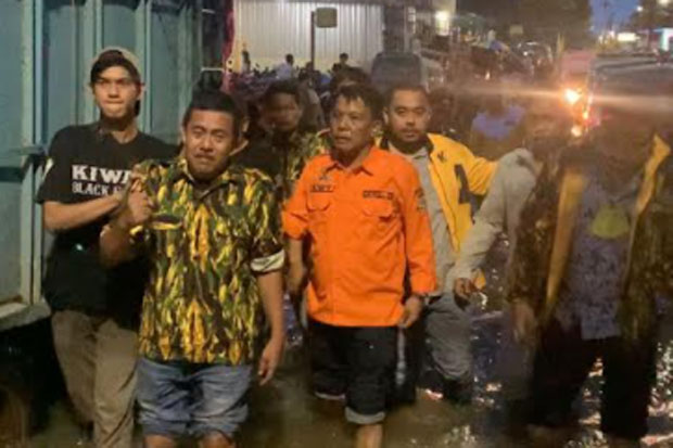 Partai Golkar Bantu Korban Banjir di Kota Makassar