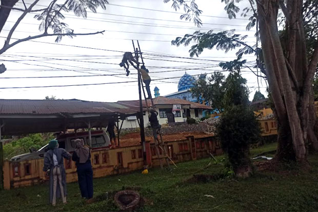 Pekerja Lampu Jalan di Luwu Timur Nyaris Tewas Tersengat Listrik