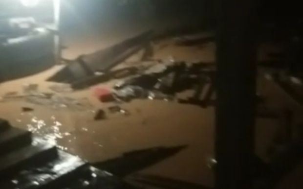 Banjir 2 Meter Terjang Kelurahan Tapus Madina Tengah Malam, Warga Mengungsi di Masjid