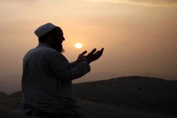 Doa Sholat Tahajud Lengkap Arab dan Artinya