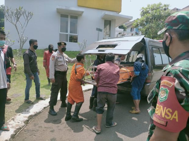 Mayat Pria Kemeja Abu-Abu Ditemukan Membusuk di Sungai Perum Rivela Park Bogor