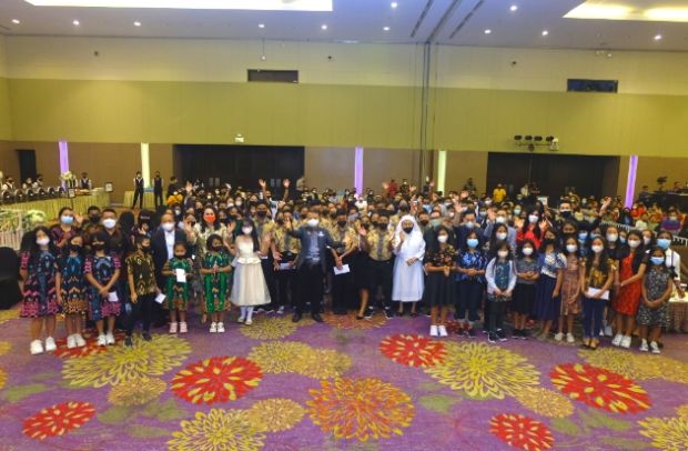 Phinisi Hospitality Indonesia Rayakan Natal Bareng Karyawan