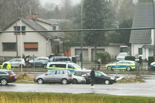 Pemuda Bersenjata Dilaporkan Masuk ke Sekolah, Polisi Jerman Lakukan Penggeledahan
