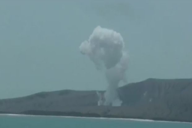 Gunung Anak Krakatau Meletus, Badan Geologi Minta Warga Jauhi hingga 2 Kilometer