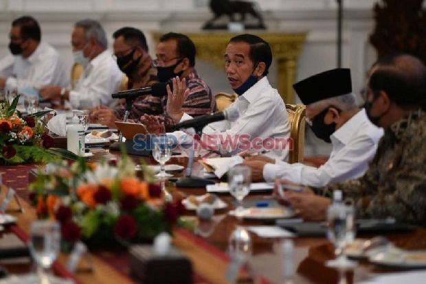 Wacana Presiden 3 Periode, Jokowi Jangan Terlena Masukan Menyesatkan