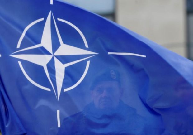 Arti Lambang NATO, Gambar Kompas Simbol Petunjuk Jalan yang Benar