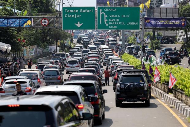 Tol Menuju Jakarta One Way, Jalur Puncak Bogor Diprediksi Dipenuhi Kendaraan Pemudik