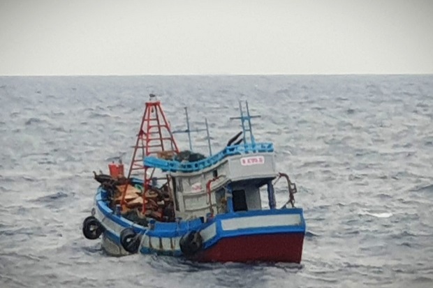Kapal Mati Mesin, 8 WNA Terkatung-katung di Tengah Laut Mentawai