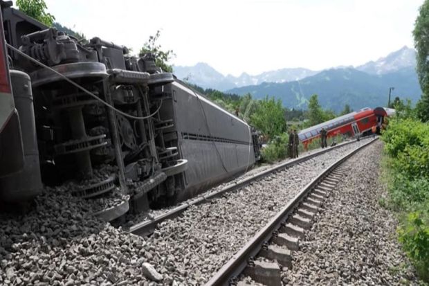 Kereta Tergelincir di Jerman Selatan, 4 Tewas dan 30 Terluka
