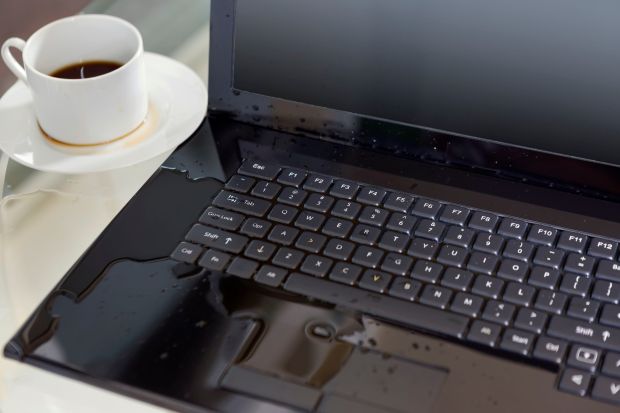 Lenovo Bakal Ganti Laptop Rusak Terkena Air Hingga LCD Pecah