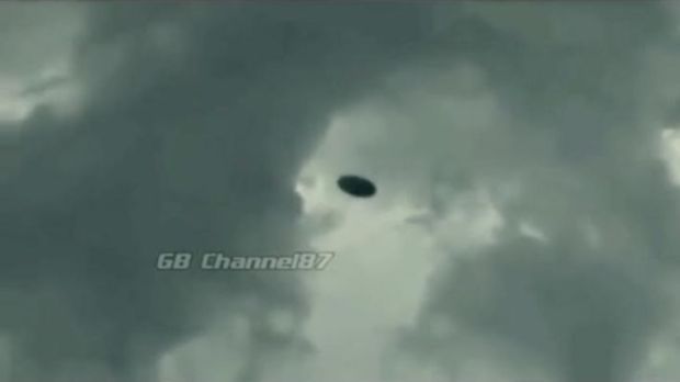 Video Viral Diduga UFO Terbang di Malang, Peneliti Astronomi BRIN Ungkap Fakta Mengejutkan