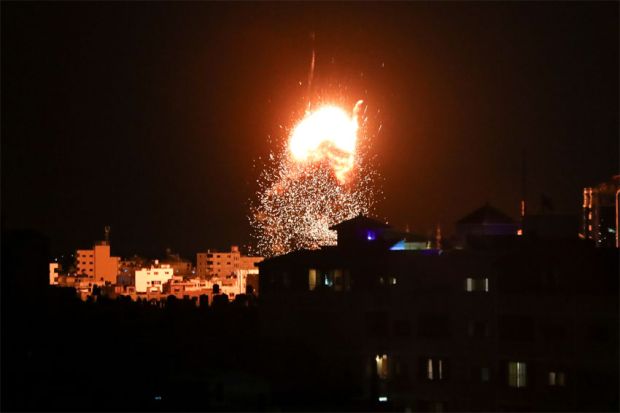 Balas Serangan Roket Hamas, Jet Tempur Israel Bombardir Gaza