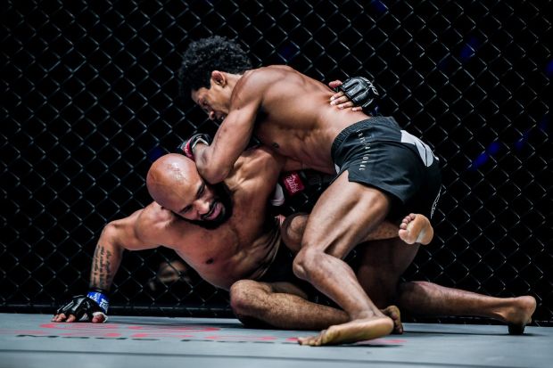 Adriano Moraes, Ditelantarkan di Jalanan Saat Bayi hingga Jadi Juara Dunia MMA