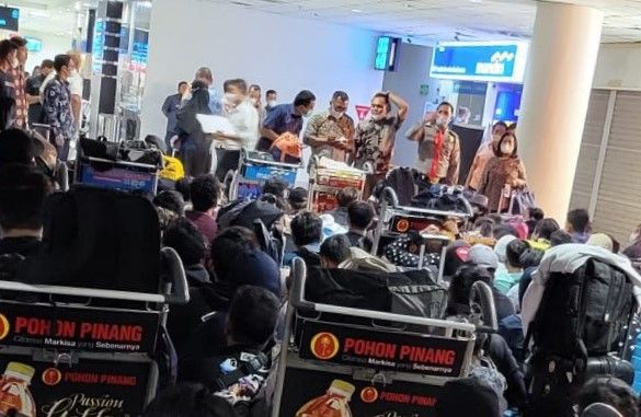 Dokumen Tak Lengkap Penyebab 211 Calon Pekerja Judi Online Tertahan di Bandara Kualanamu