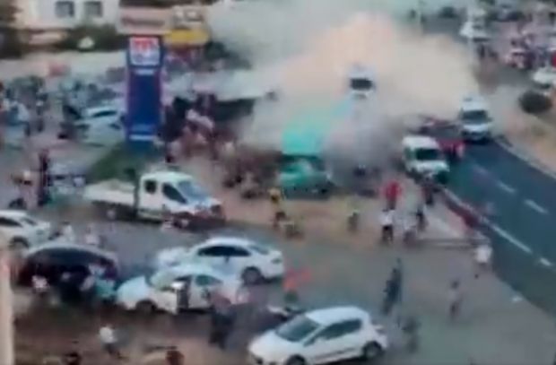 BREAKING NEWS: Truk Tabrak Kerumunan Pejalan Kaki di Turki, 16 Orang Tewas