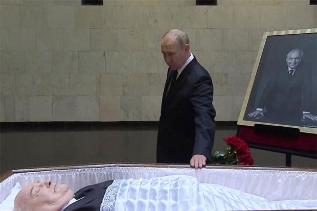 Putin Tak Akan Hadiri Pemakaman Gorbachev