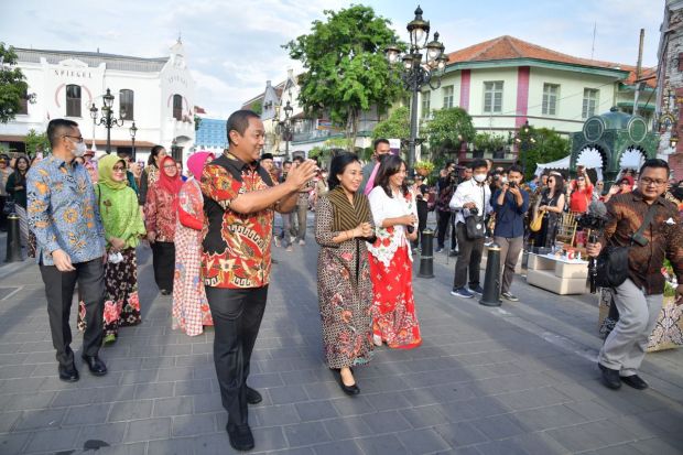 Batik Specta Nusantara Jadi Momentum Hendi Tingkatkan Belanja Produk Indonesia